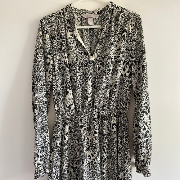 LAST CALL‼️ H&M dress - Picture 1 of 2